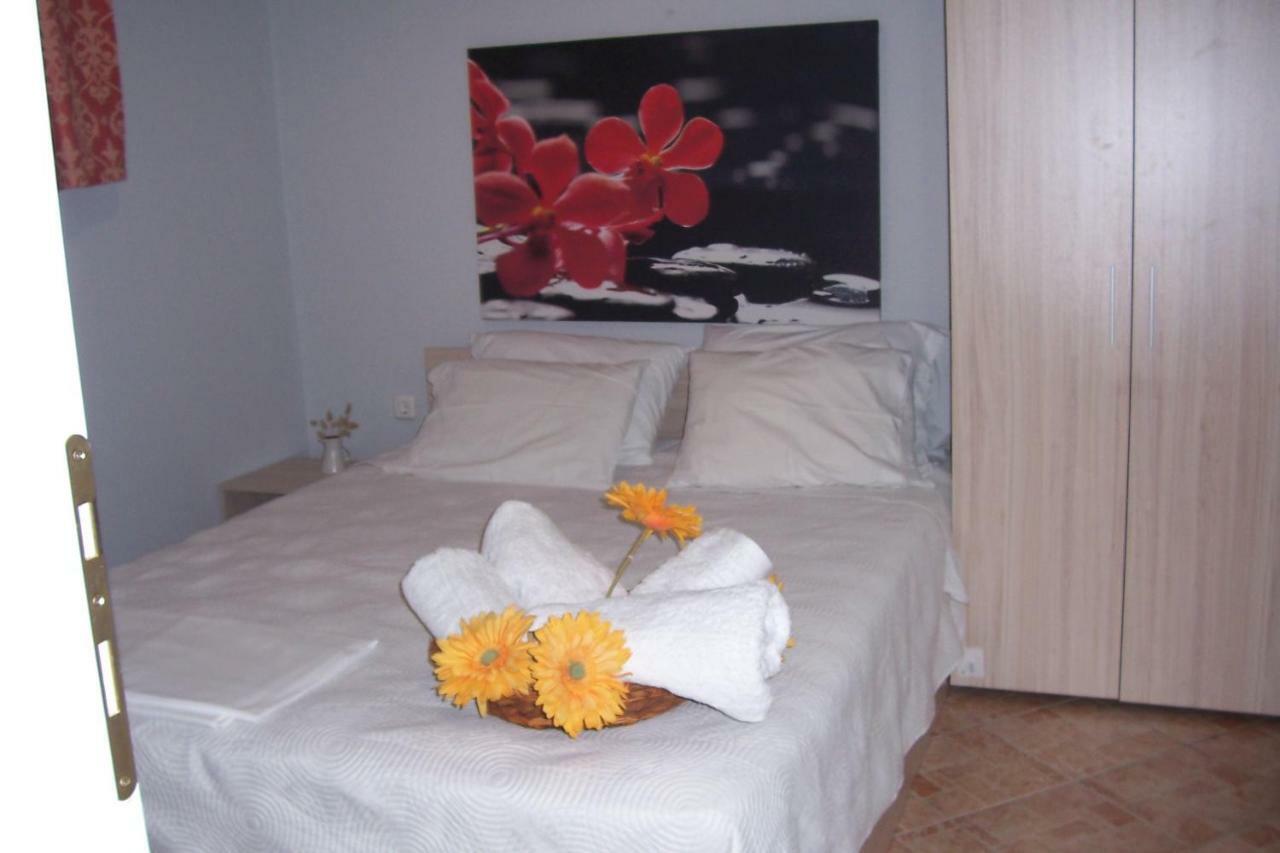 Apartament Christina'S House Nea Iraklitsa Zewnętrze zdjęcie